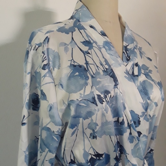 Indigo Blue & White Robe - Picture 2 of 7